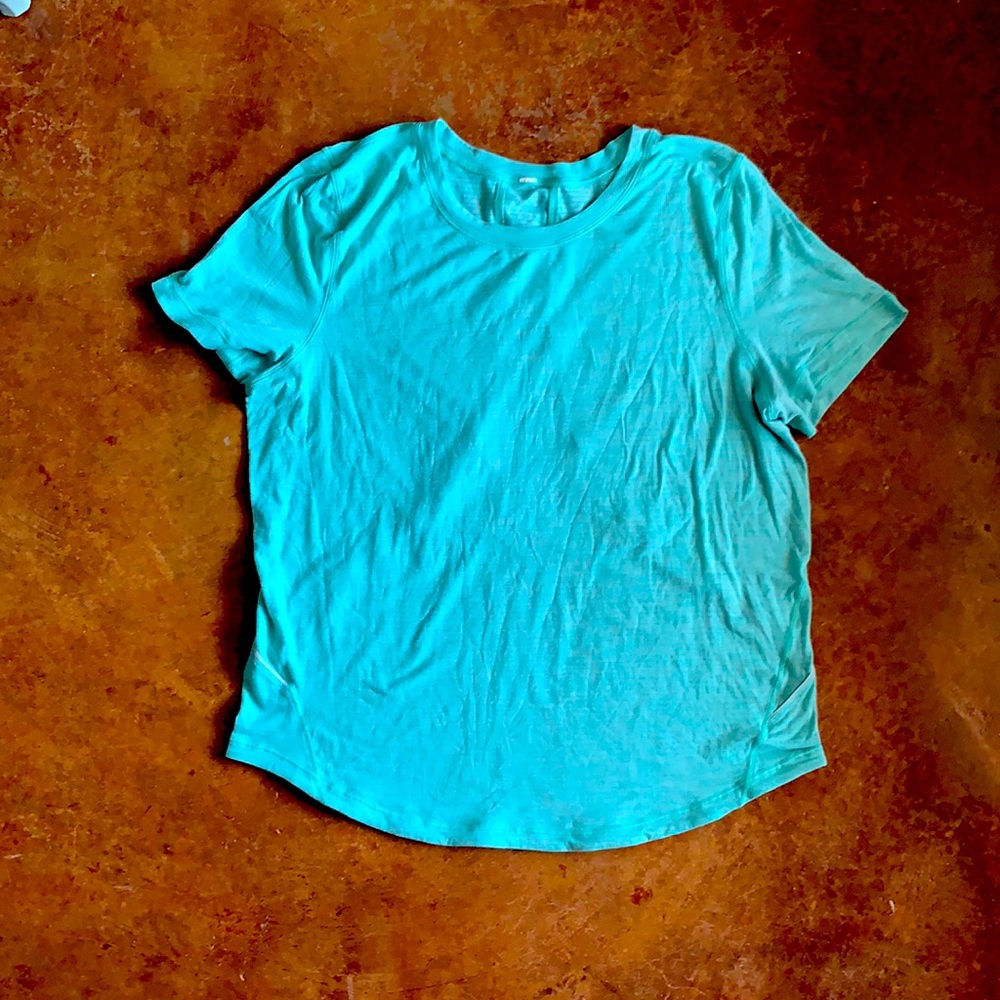 Lululemon short sleeve shirt
